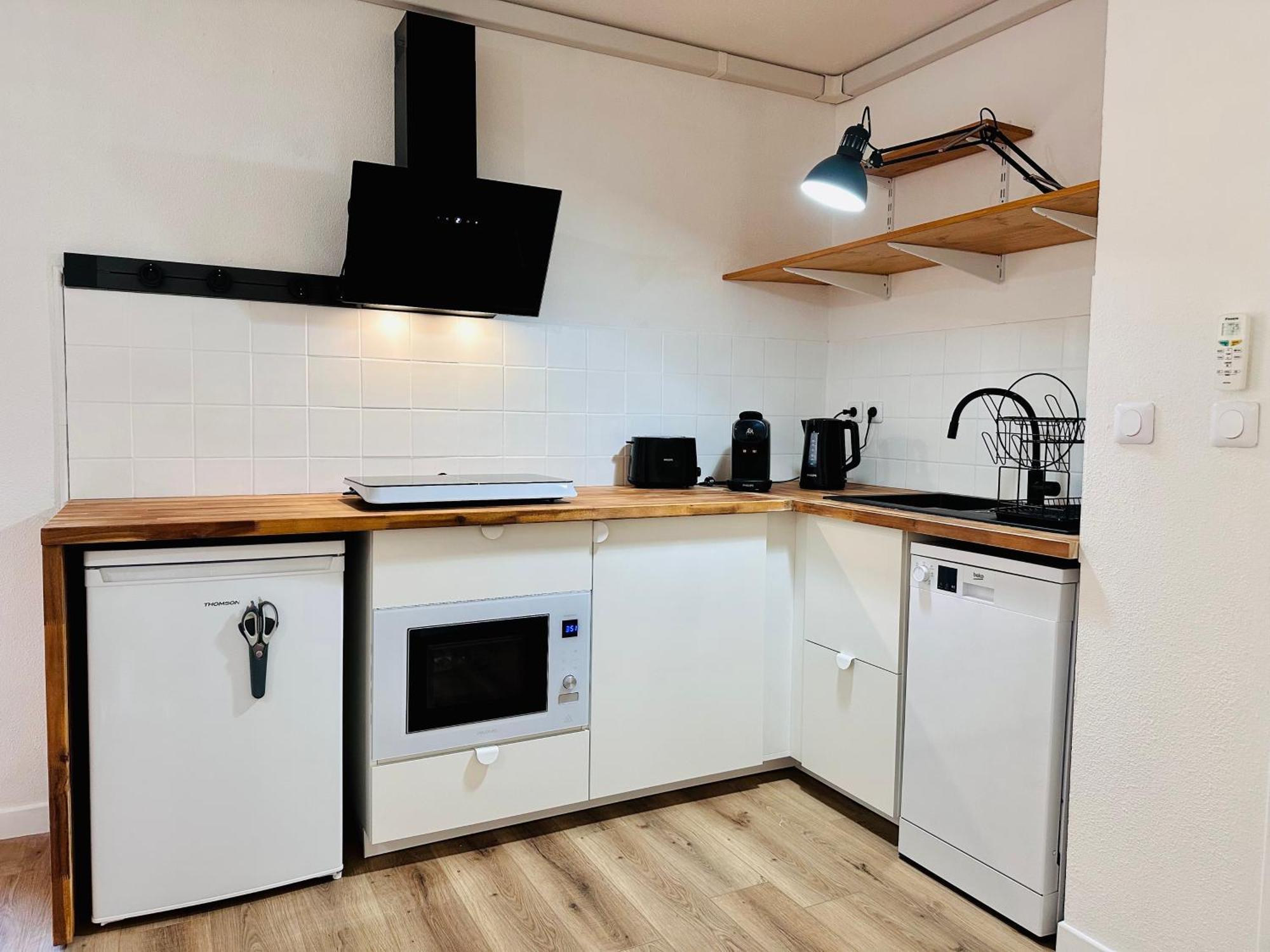 Apartment 40M2-Air Conditioning-Elevator-Underground Parking-Self Checkin! Appart Climatise 40M2-Ascenseur-Parking Souterrain -Arrivee Autonome Avignon Ngoại thất bức ảnh
