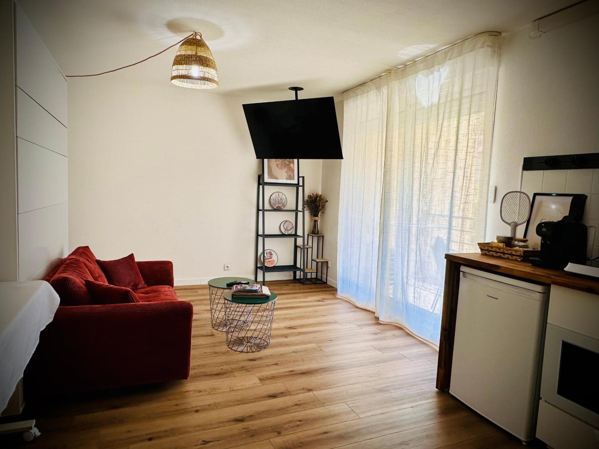 Apartment 40M2-Air Conditioning-Elevator-Underground Parking-Self Checkin! Appart Climatise 40M2-Ascenseur-Parking Souterrain -Arrivee Autonome Avignon Ngoại thất bức ảnh